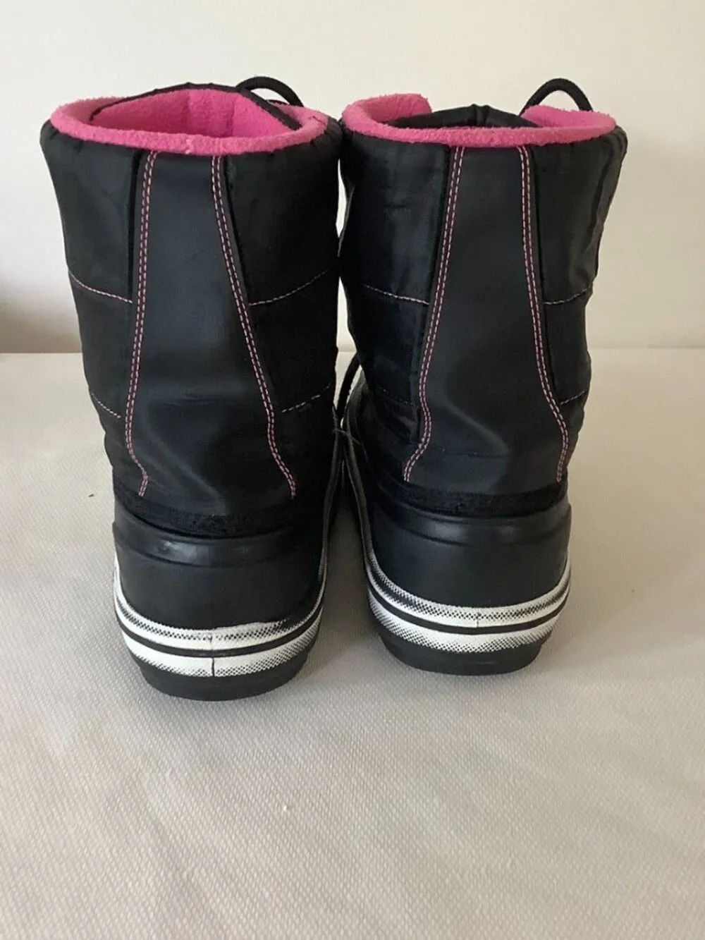 Girls Boots Tie Black Pink Sz 2. Portland Boot Company